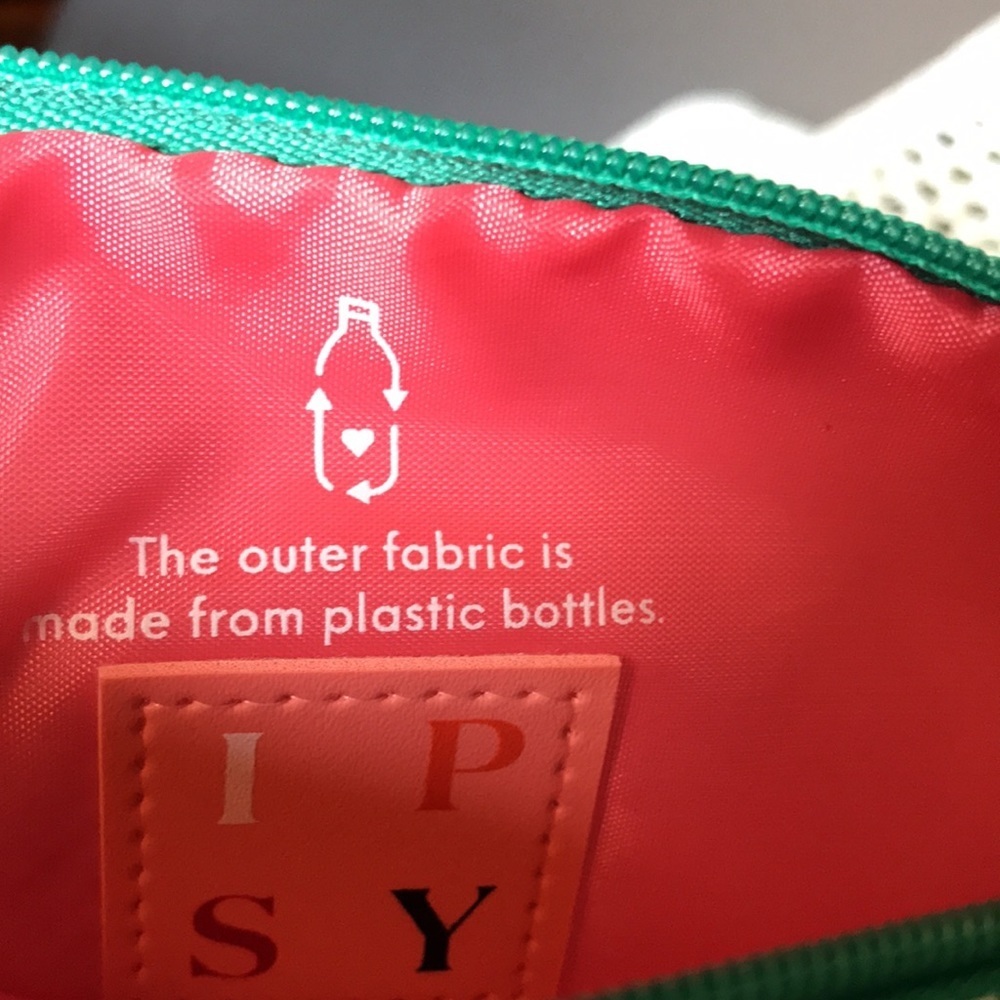 Ipsy green leaf Make up bag - Picture 2 of 4